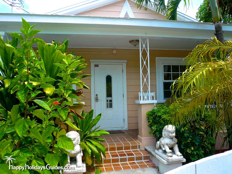 Key West Style Homes Foo Dogs